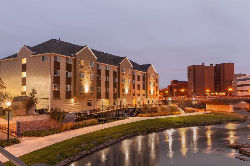 هتل Country Inn & Suites By Radisson, Sioux Falls, Sd