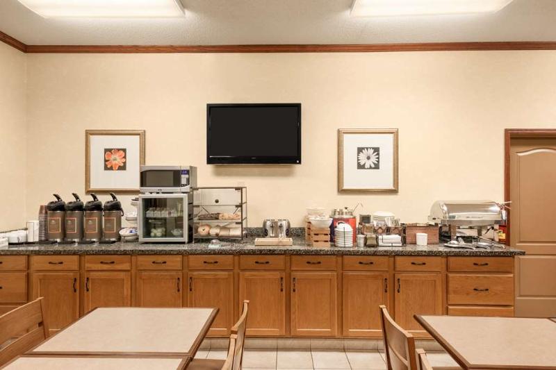 هتل Country Inn & Suites By Radisson, Sioux Falls, Sd