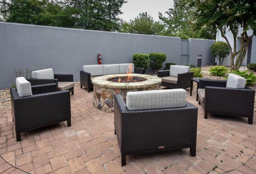 ホテル Courtyard By Marriott Charlotte Matthews