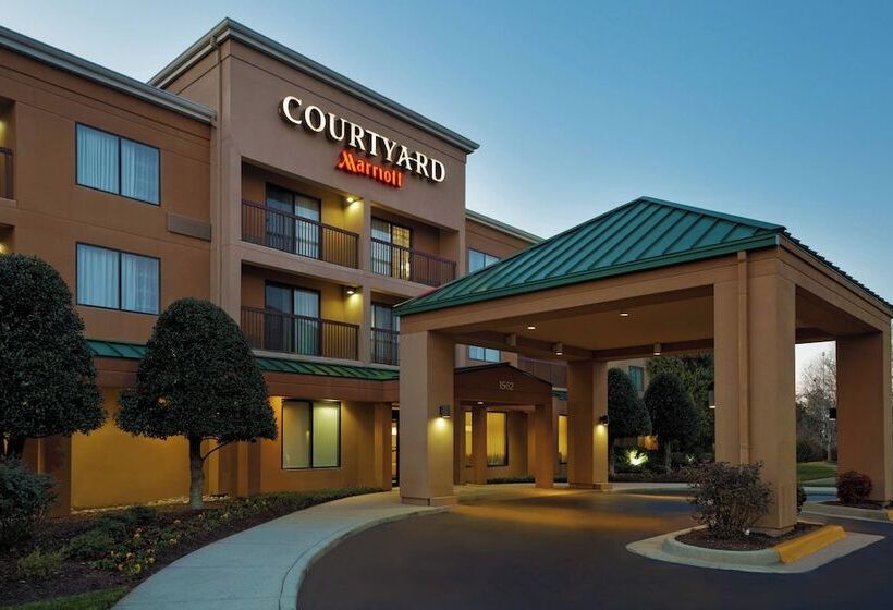 هتل Courtyard Chesapeake Greenbrier