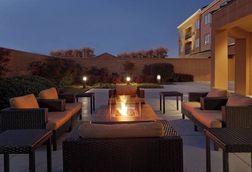 هتل Courtyard Chesapeake Greenbrier