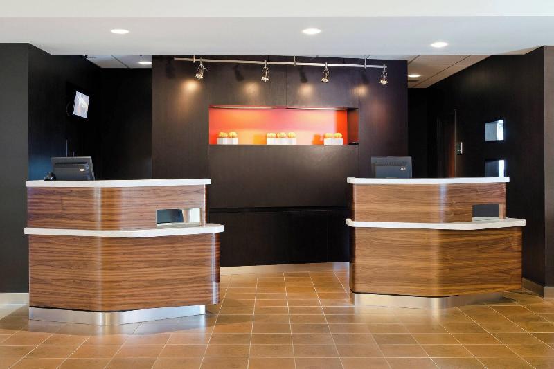 هتل Courtyard St. Louis Westport Plaza