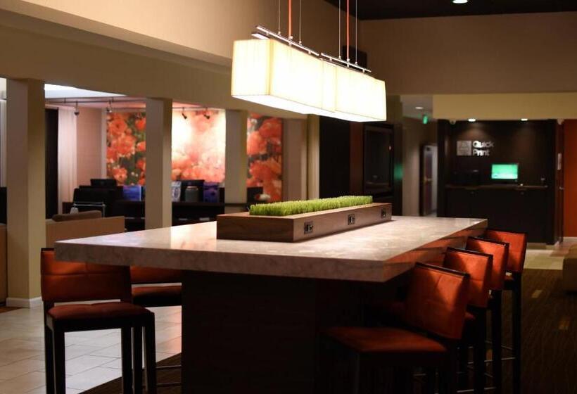 Отель Courtyard By Marriott Vacaville