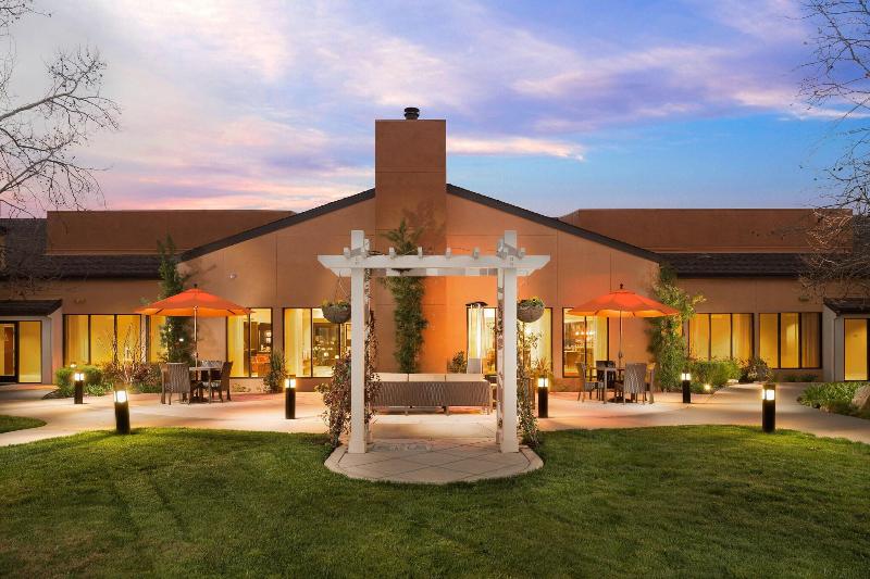 Отель Courtyard By Marriott Vacaville