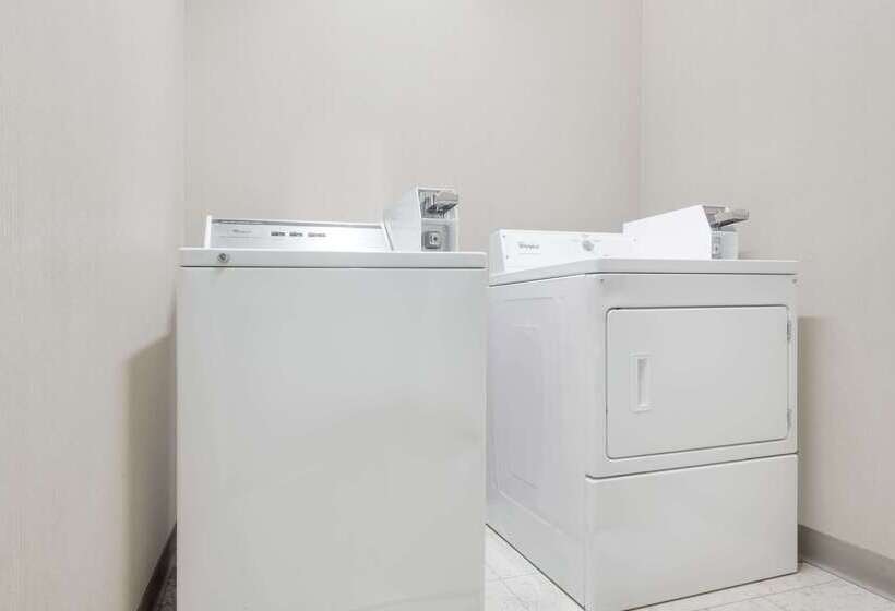 ホテル Days Inn By Wyndham Norton