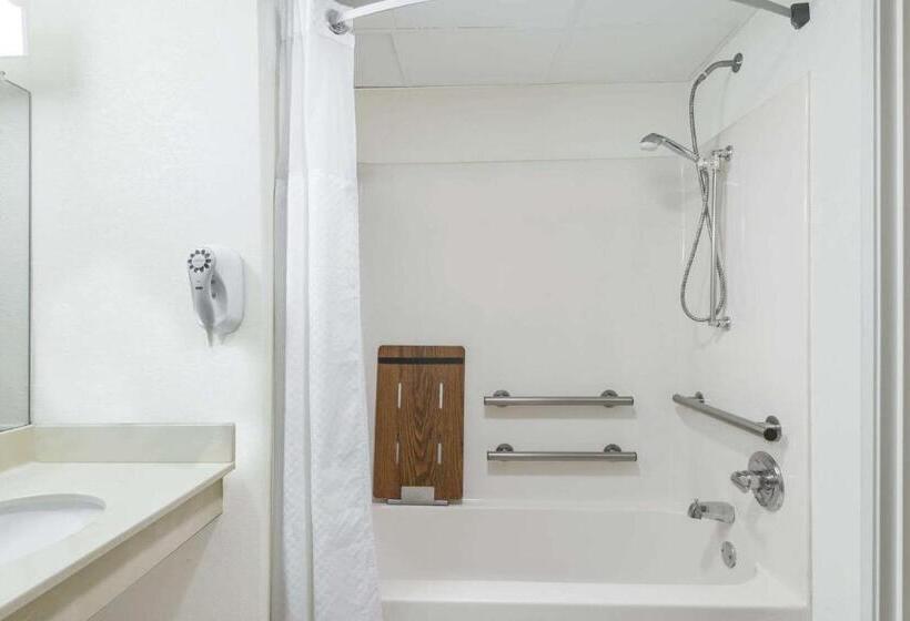 בית מלון כפרי Days Inn By Wyndham Norton