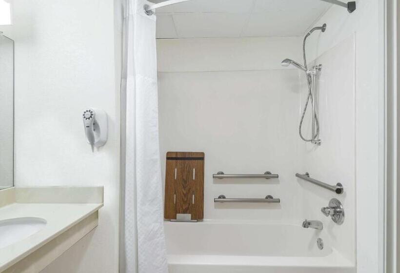 בית מלון כפרי Days Inn By Wyndham Norton