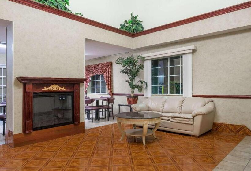 בית מלון כפרי Days Inn By Wyndham Norton