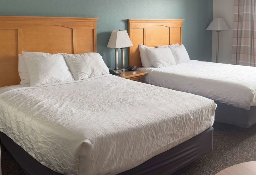 هتل Duluth Inn & Suites Near Spirit Mountain