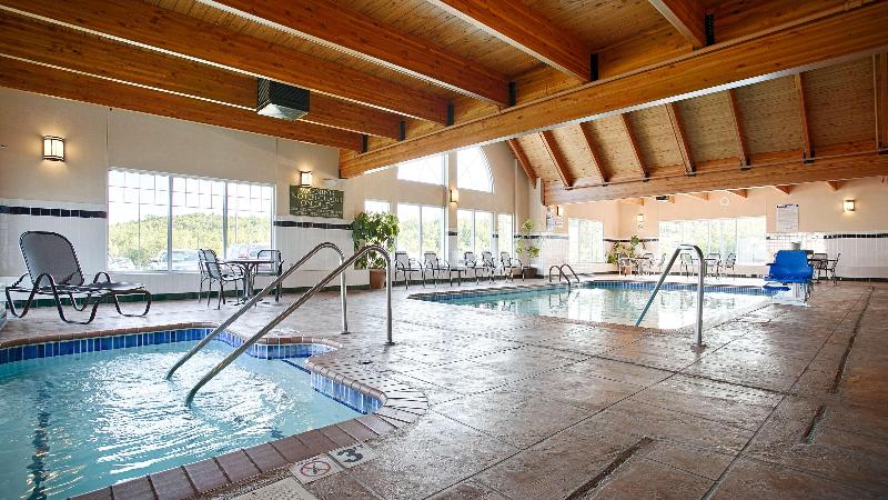 هتل Duluth Inn & Suites Near Spirit Mountain