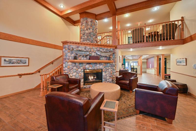 هتل Duluth Inn & Suites Near Spirit Mountain