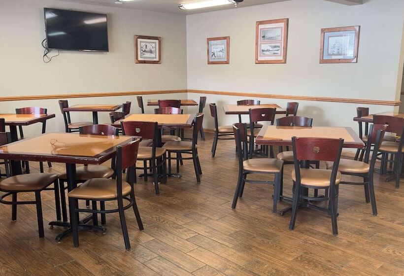 هتل Duluth Inn & Suites Near Spirit Mountain