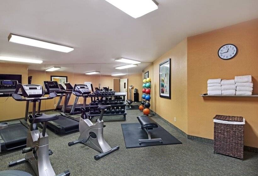 هتل Holiday Inn Express Port Hueneme, An Ihg