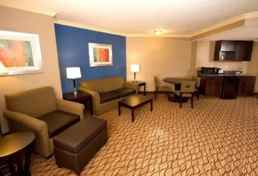هتل Holiday Inn Express Port Hueneme, An Ihg