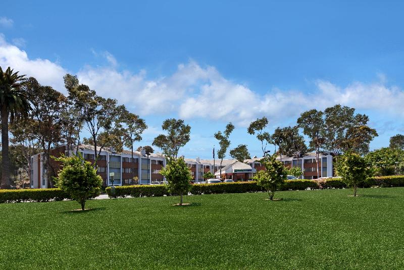 هتل Holiday Inn Express Port Hueneme, An Ihg
