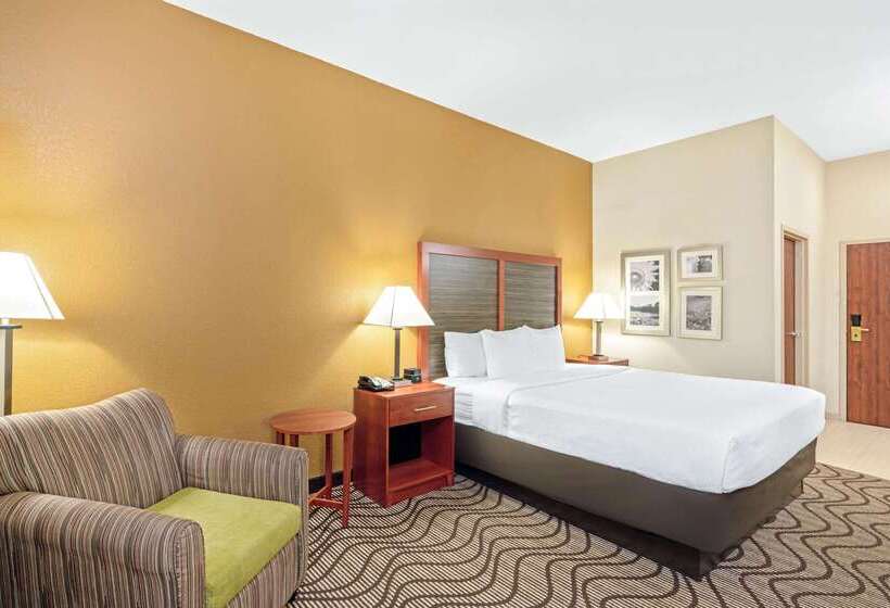 ホテル La Quinta By Wyndham Midwest City   Tinker Afb