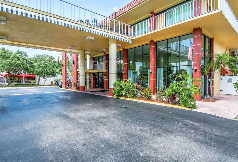 酒店 Quality Inn & Suites At Tropicana Field