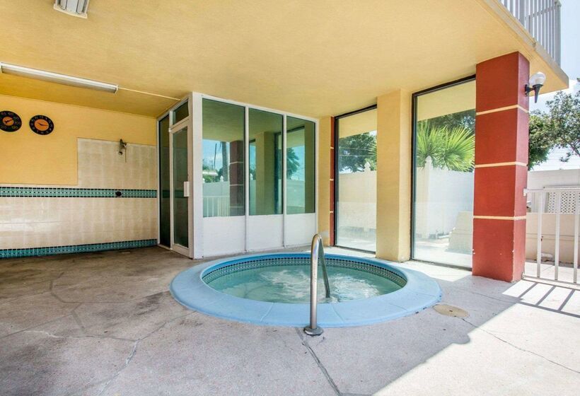 酒店 Quality Inn & Suites At Tropicana Field