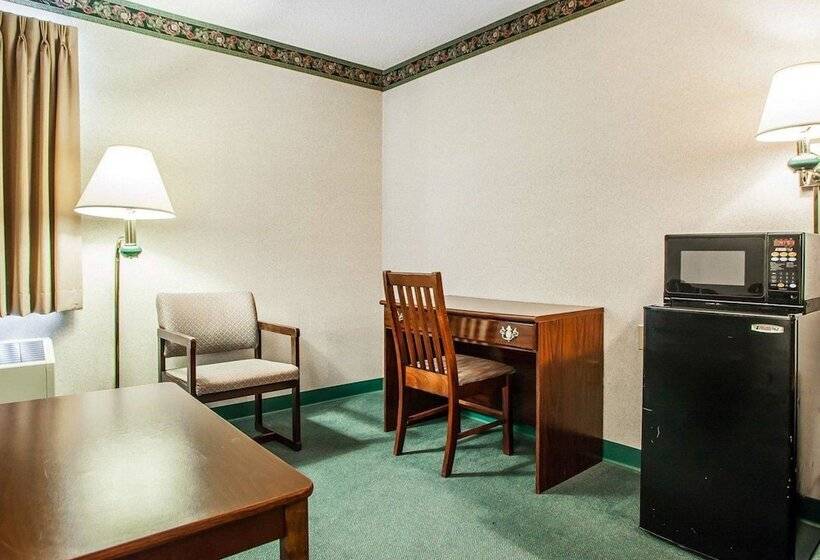 هتل Quality Inn Midway