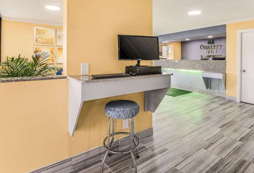 ホテル Quality Inn & Suites Dublin