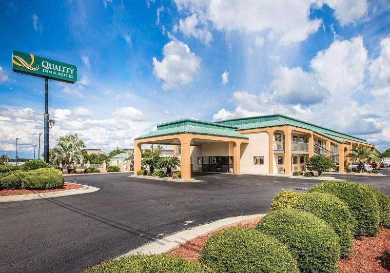 ホテル Quality Inn & Suites Dublin