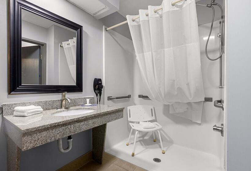 فندق Clarion Pointe Hinesville Near Fort Stewart