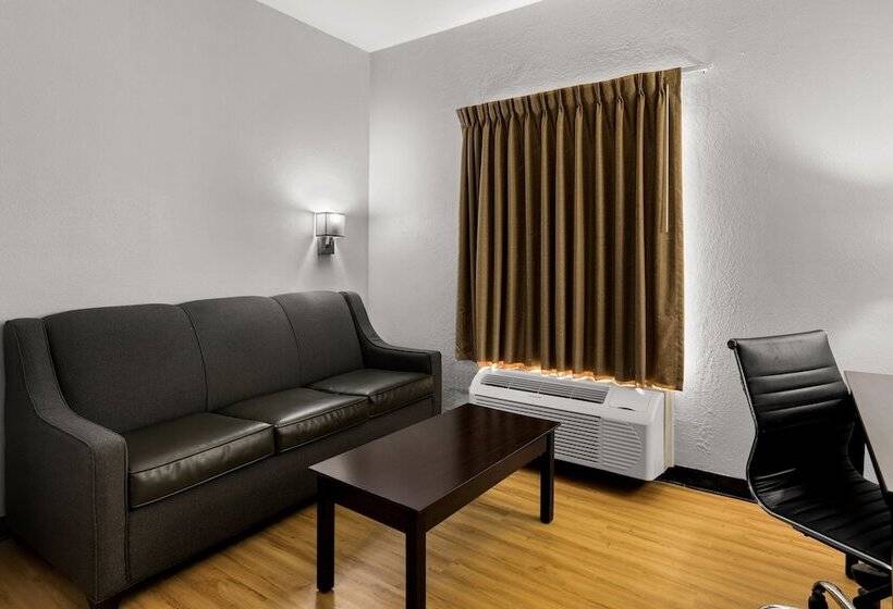 فندق Clarion Pointe Hinesville Near Fort Stewart