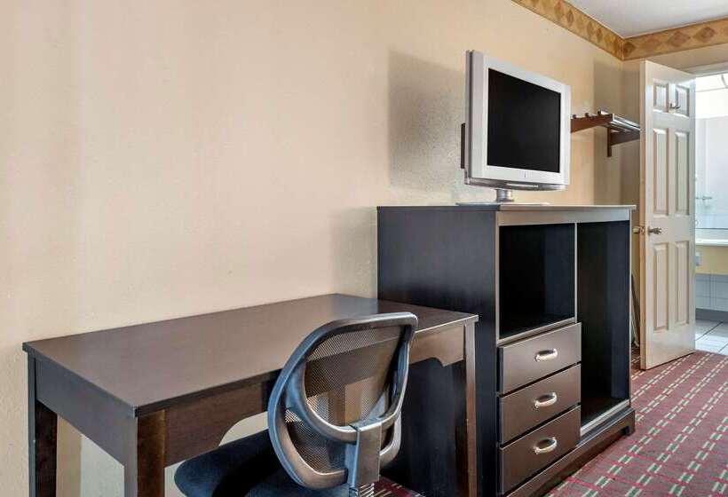 فندق Rodeway Inn
