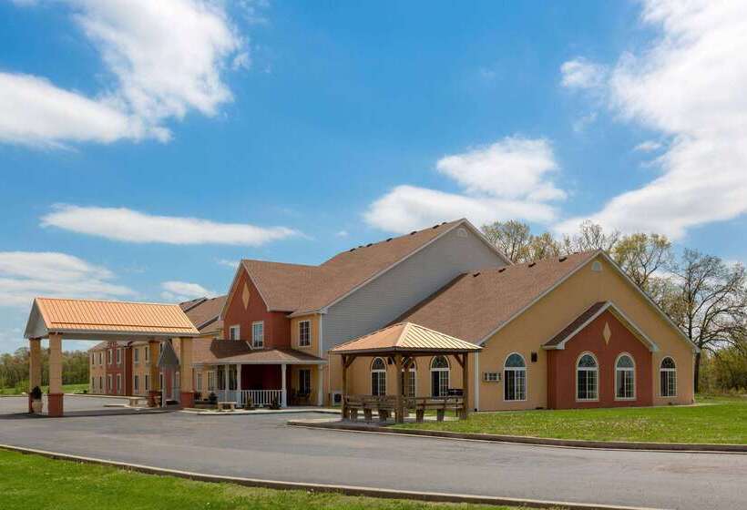 فندق Super 8 By Wyndham Lake Of The Ozarks