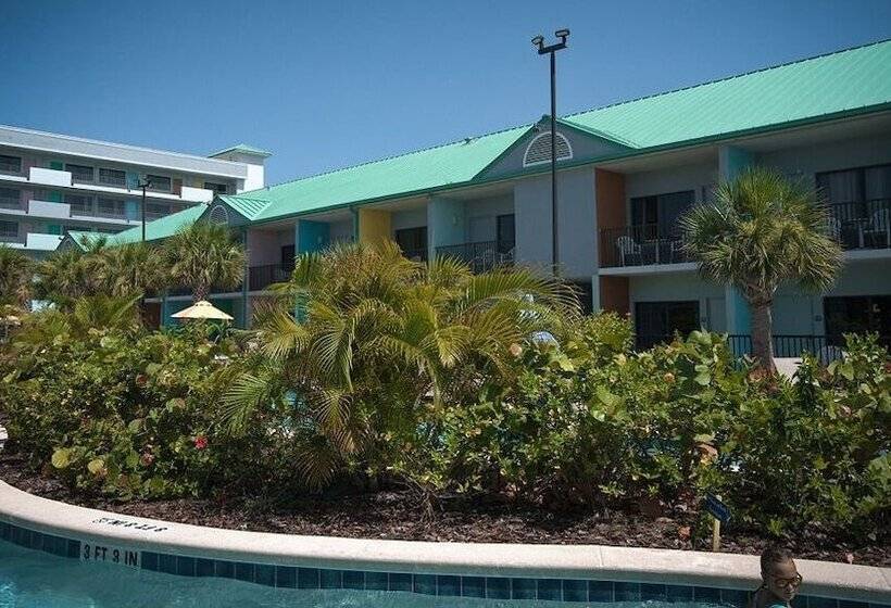 منتجع Beachside Hotel And Suites