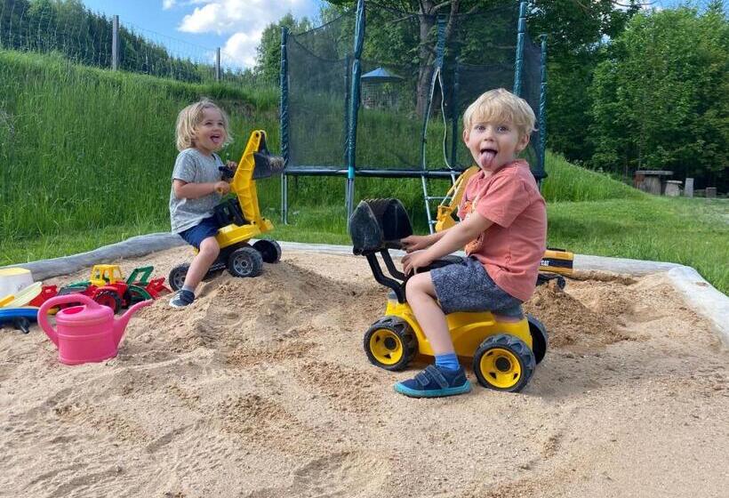 پانسیون Apartmány Chata Večernice