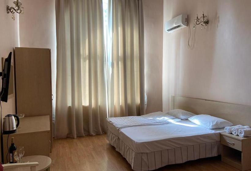 Gagra Hotel Printsevskii Zamok