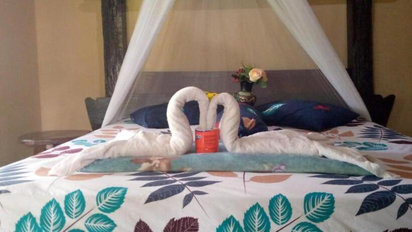 پانسیون Sumatra Cheeky Monkeys