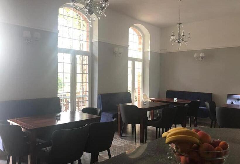 ペンション Varga Villa