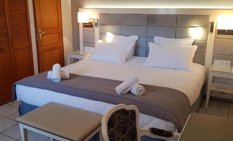 호텔 Logis   Hôtel & Restaurant L Envie Des Mets