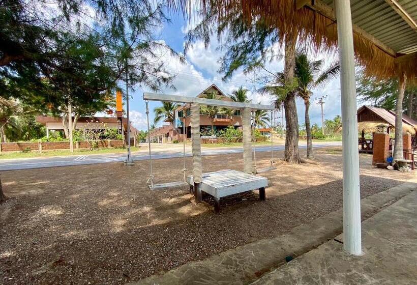 פנסיון หาดทรายขาวรีสอร์ท