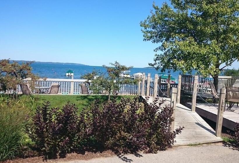 호스텔 Brio Beach Inn