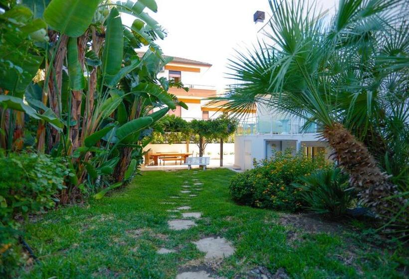 Path House   Etna & Sea View