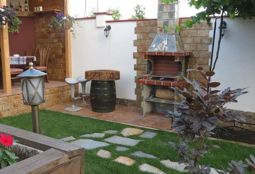 پانسیون Aurora Guest House
