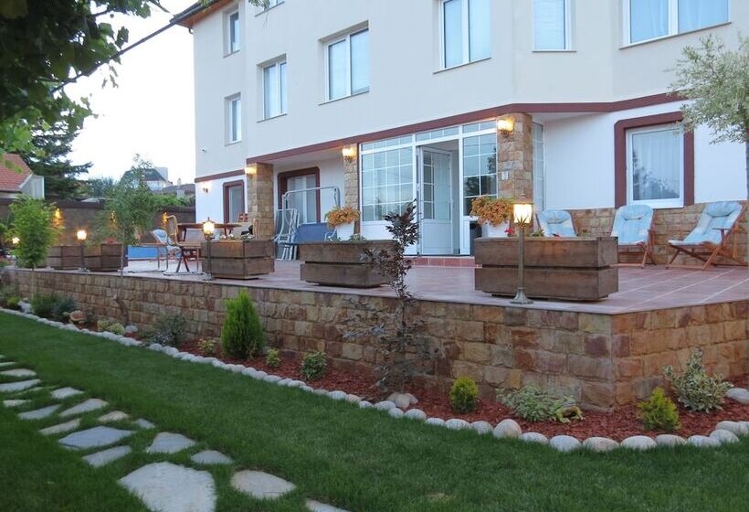 پانسیون Aurora Guest House