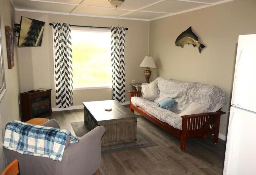 The Lowtide Motel
