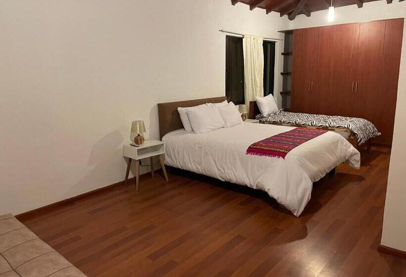 Quito Airport Suites Hotel