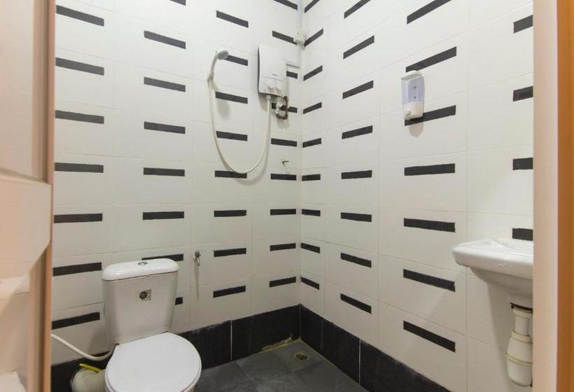 בית מלון כפרי Oyo 993 88 Mario S