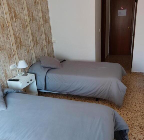 ペンション Hostal Tivissa