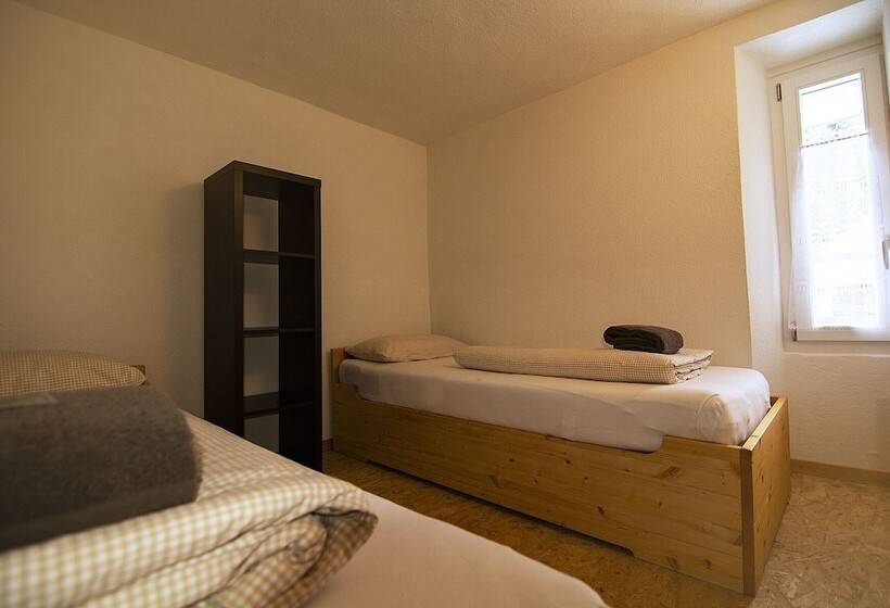 פנסיון Sust Lodge Am Gotthard