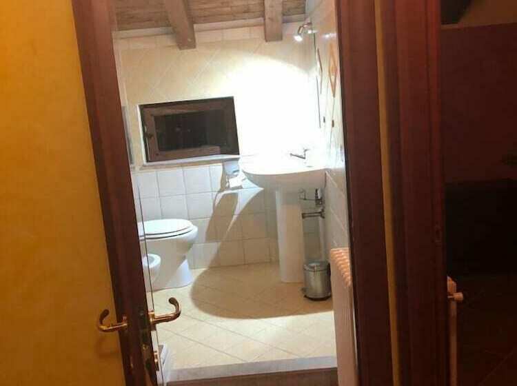 ホテル Agriturismo La Vedetta Dei Nebrodi