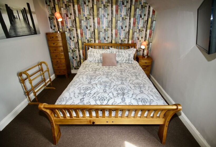 بنسيون Hunters Guest House