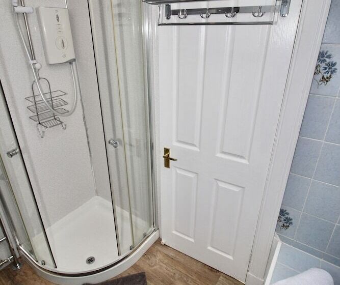 بنسيون Hunters Guest House