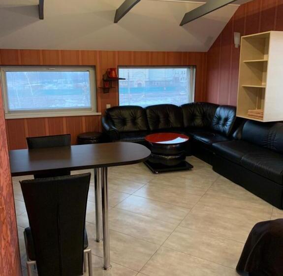 פנסיון Na Bukovinskoy Guest House