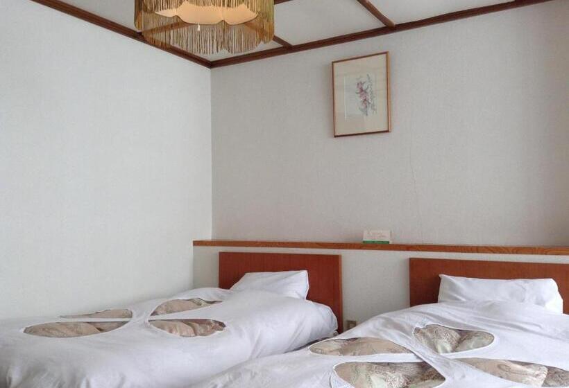 بنسيون Resort Inn Chitose